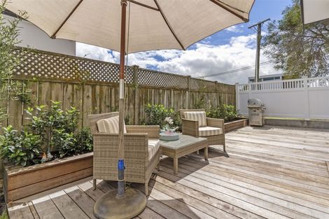Photo of property in 20 Lynton Road, Bucklands Beach, Auckland, 2012
