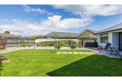 Photo of property in 44 Holiday Drive, Mairehau, Christchurch, 8052