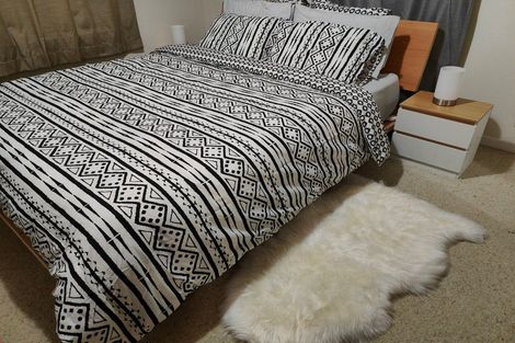 Photo of property in 1/10 Bishop Street, Green Bay, Auckland, 0604