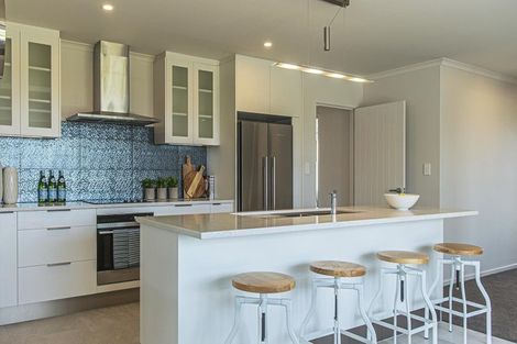 Photo of property in 11 Puroto Place, One Tree Point, 0118