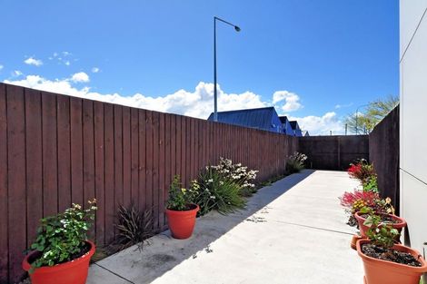 Photo of property in 3/75 Thackeray Place, Waltham, Christchurch, 8023