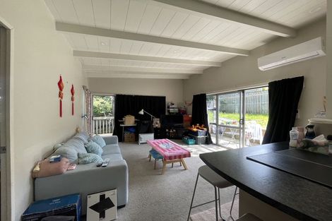 Photo of property in 10 Jonathan Place, Sunnynook, Auckland, 0620