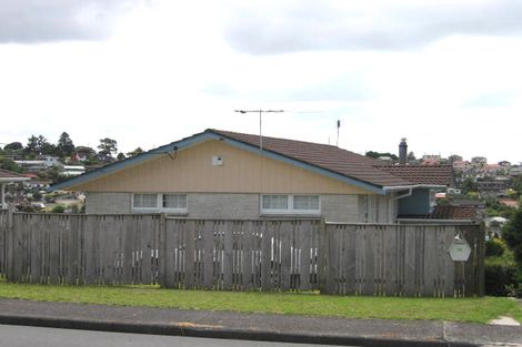 Photo of property in 38 Target Road, Totara Vale, Auckland, 0629
