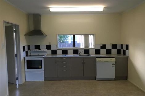 Photo of property in 213 Memorial Avenue, Burnside, Christchurch, 8053
