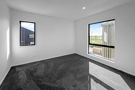 Photo of property in 21 Karaka Village Parade, Karaka, 2580