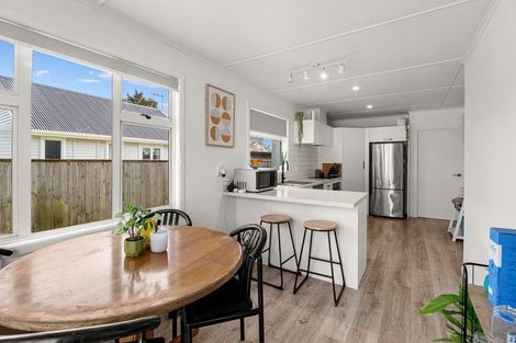 Photo of property in 7a Hinau Street, Inglewood, 4330