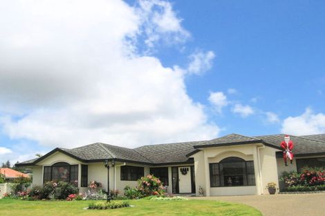 Photo of property in 1 Cloverlea Place, Pukekohe, 2120