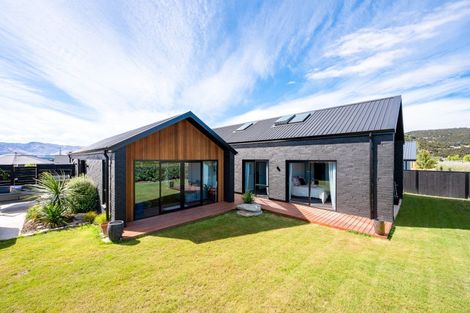 Photo of property in 39 Pounamu Avenue, Albert Town, Wanaka, 9305