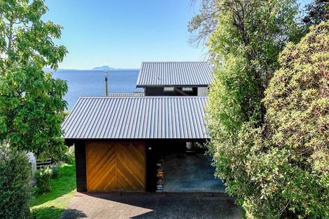 Photo of property in 21 Waiparemo Crescent, Pukawa Bay, Turangi, 3381