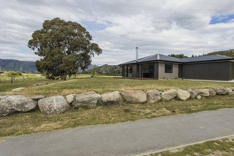 Photo of property in Luggate Park, 38 Cooper Crescent, Luggate, Cromwell, 9383