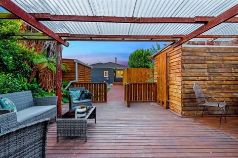 Photo of property in 6 Mcbratneys Road, Dallington, Christchurch, 8061