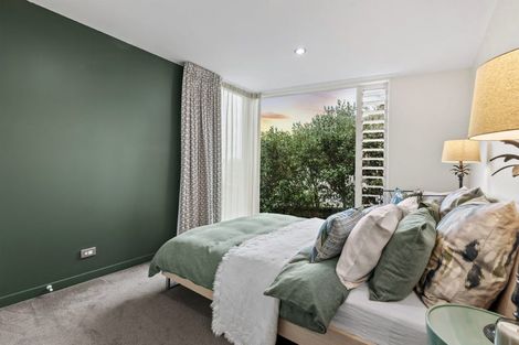 Photo of property in 42 Bayview Road, Browns Bay, Auckland, 0630