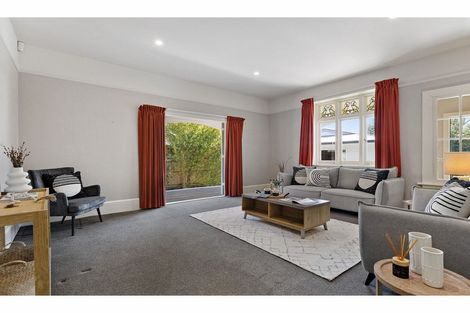 Photo of property in 90 Opawa Road, Opawa, Christchurch, 8023