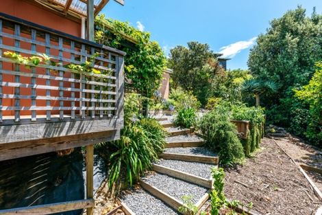 Photo of property in 14 Wellington Road, Surfdale, Waiheke Island, 1081
