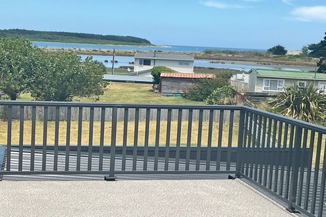 Photo of property in 122 Seabury Avenue, Foxton Beach, Foxton, 4815