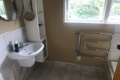 Photo of property in 11 Sylvan Avenue, Northcote, Auckland, 0627