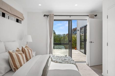 Photo of property in 1b Valron Road, Te Atatu South, Auckland, 0602