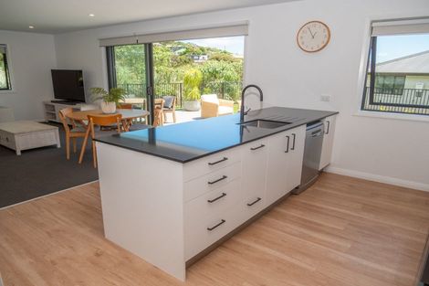 Photo of property in 9 Loke Crescent, Coopers Beach, 0420