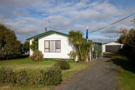 Photo of property in 18 Canal West Road, Waitakaruru, Thames, 3576