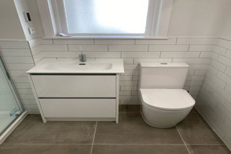 Photo of property in Rehutai Flats, 2/268 Oriental Parade, Oriental Bay, Wellington, 6011