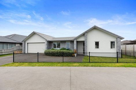 Photo of property in 19 Naeo Close, Papamoa Beach, Papamoa, 3118