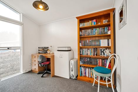 Photo of property in 3 Thomas Avenue, Te Atatu Peninsula, Auckland, 0610