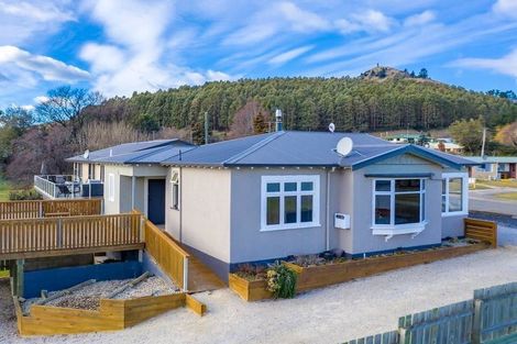 Photo of property in 43 Copinsha Street, Palmerston, 9430