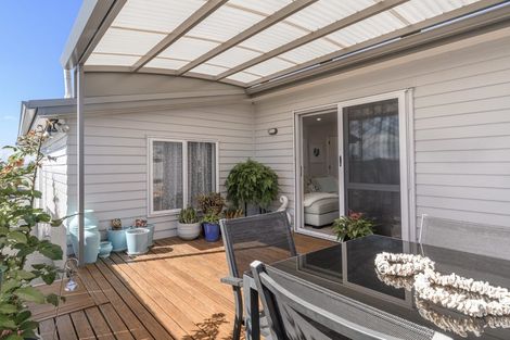 Photo of property in 11 Kamahi Crescent, Papamoa Beach, Papamoa, 3118