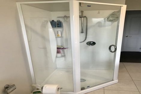 Photo of property in 9 Mcewen Crescent, Riverstone Terraces, Upper Hutt, 5018