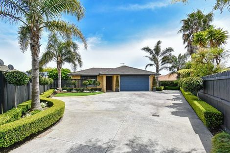 Photo of property in 80 Lothian Brae, Wattle Downs, Auckland, 2103