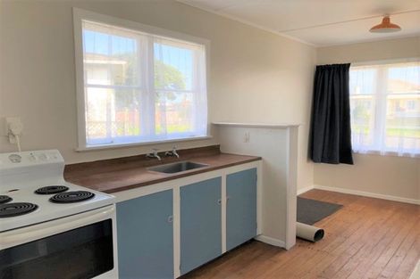 Photo of property in 14 Omori Place, Castlecliff, Whanganui, 4501