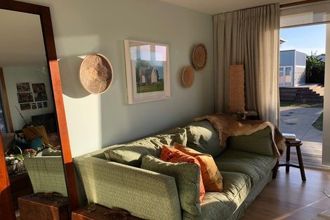 Photo of property in 2a Kiwi Esplanade, Mangere Bridge, Auckland, 2022