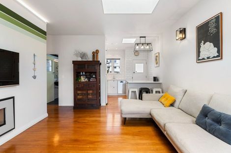 Photo of property in 3/64 Victoria Road, Devonport, Auckland, 0624