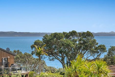 Photo of property in 124 Pacific Parade, Army Bay, Whangaparaoa, 0930