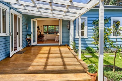 Photo of property in 2 Roxburgh Grove, Petone, Lower Hutt, 5012