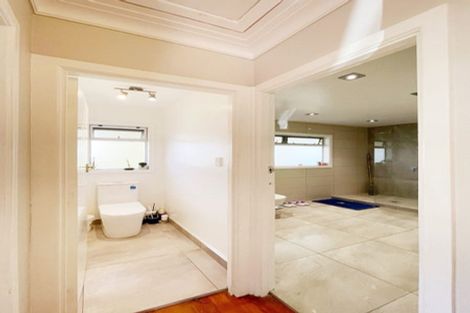 Photo of property in 35 Miramar Place, Pakuranga, Auckland, 2010