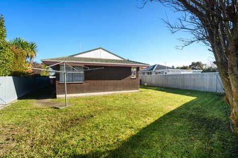 Photo of property in 18 Westmere Place, Takaro, Palmerston North, 4412