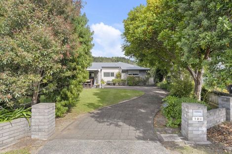 Photo of property in 106 Whitby Place, Whangamata, 3620