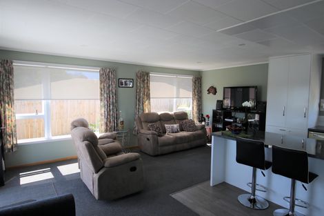 Photo of property in 31 Yorke Road, Haruru, 0204