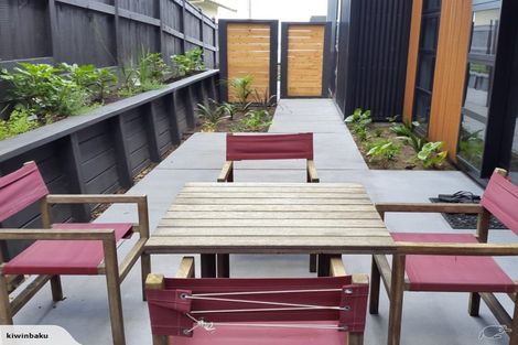 Photo of property in 14 Hamblyn Street, Strandon, New Plymouth, 4312