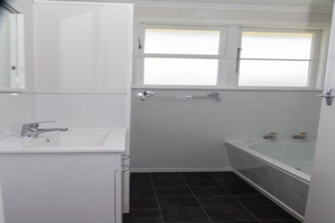 Photo of property in 1 Patea Place, Terrace End, Palmerston North, 4410