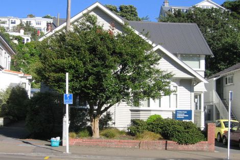 Photo of property in 10 Kelburn Parade, Kelburn, Wellington, 6012