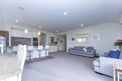 Photo of property in 124 Pohutukawa Parade, Riverhead, 0820