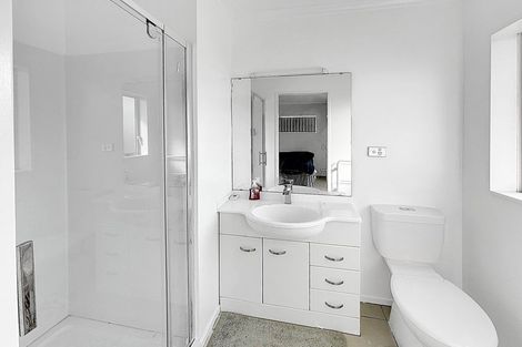 Photo of property in 60 Magic Way, Randwick Park, Auckland, 2105