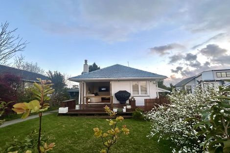 Photo of property in 3 Alma Street, Te Atatu South, Auckland, 0610