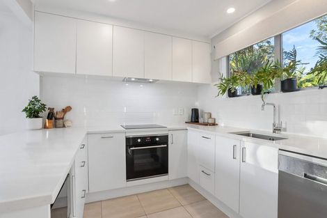 Photo of property in 7 Osman Street, Glen Eden, Auckland, 0602