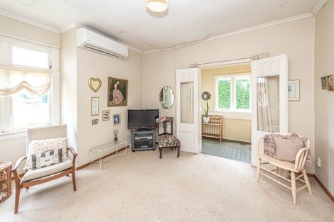 Photo of property in 1 Balgownie Avenue, Gonville, Whanganui, 4501