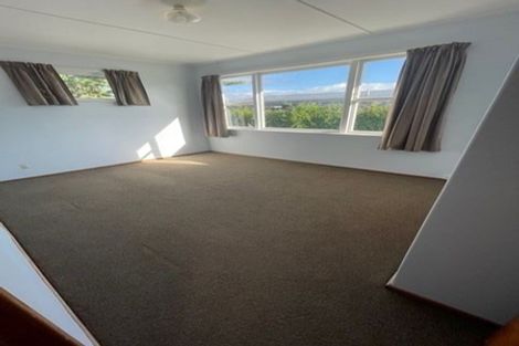 Photo of property in 96 Edmonton Road, Henderson, Auckland, 0612