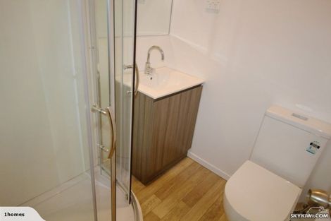 Photo of property in 471 East Coast Road, Murrays Bay, Auckland, 0630