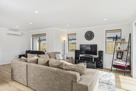 Photo of property in 61 Harding Drive, Papamoa Beach, Papamoa, 3118